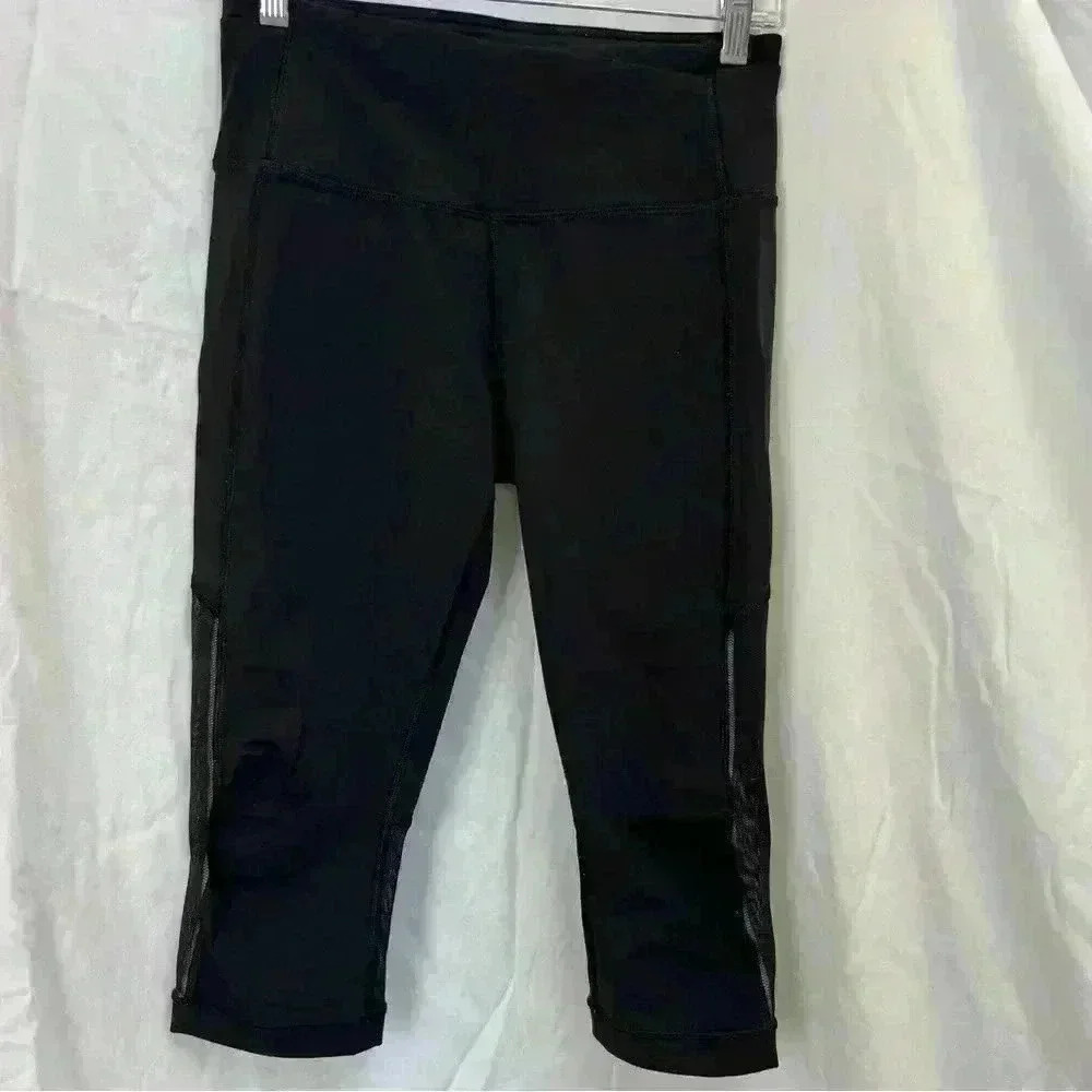 Lululemon cropped black leggings with mesh detailing. - Picture 4 of 6